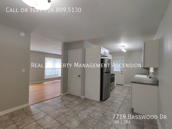 Building Photo - 7719 Basswood Dr