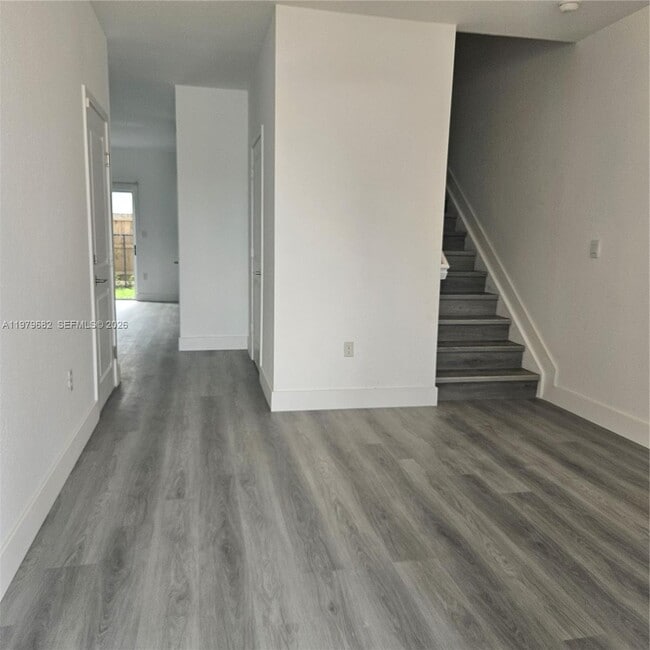 Building Photo - 1720 SE 9th Ave