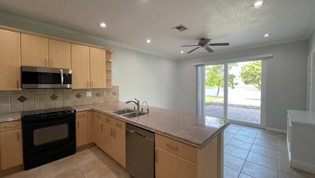 Building Photo - 4857 Victoria Cir