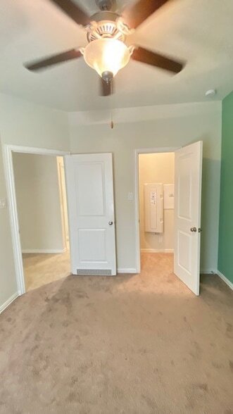 Building Photo - 5002 Naples Grove Ln