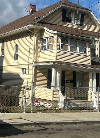 Primary Photo - 159 S Main St