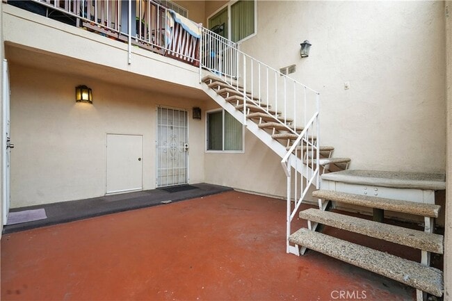 Building Photo - 22855 Vanowen St