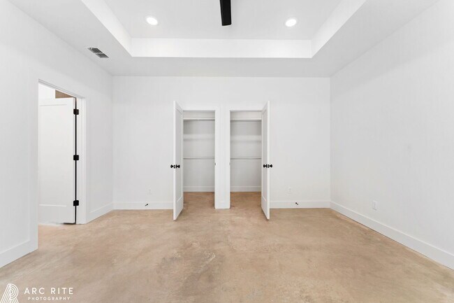 Building Photo - Pre-Leasing Fall of 2026!! Luxury Homes!!