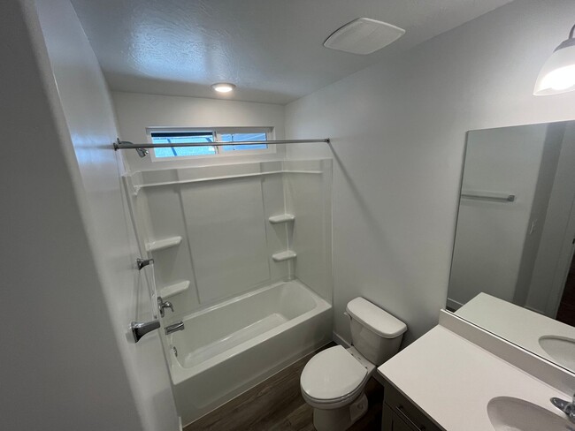 Building Photo - 317 W 2050 N