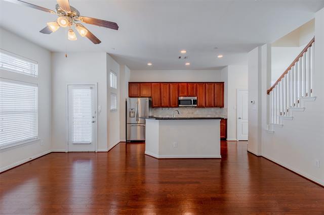 Building Photo - 2326 Stutz Dr
