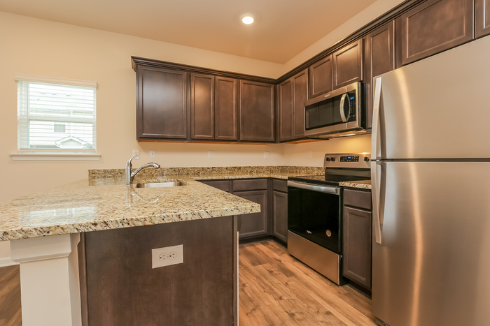 Building Photo - 8073 Logan Dr