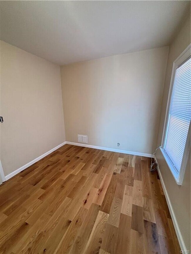 Building Photo - 221 Turin St