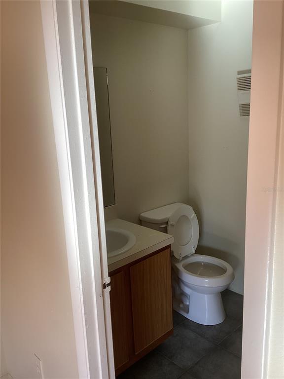 Building Photo - 2054 Bowen Dr