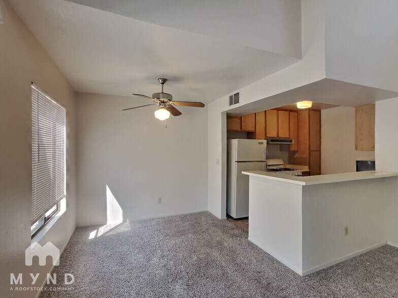 Building Photo - 2624 Sunny Slope Dr