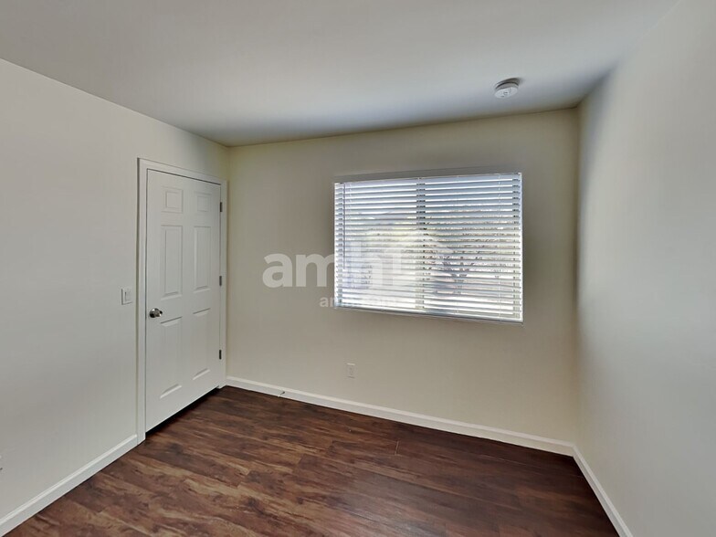 Building Photo - 786 W Cholla Crest Dr