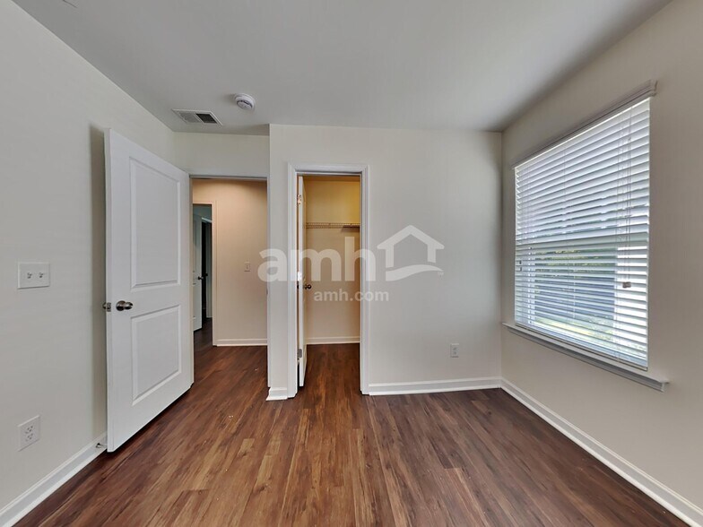 Building Photo - 138 Blackwater Way