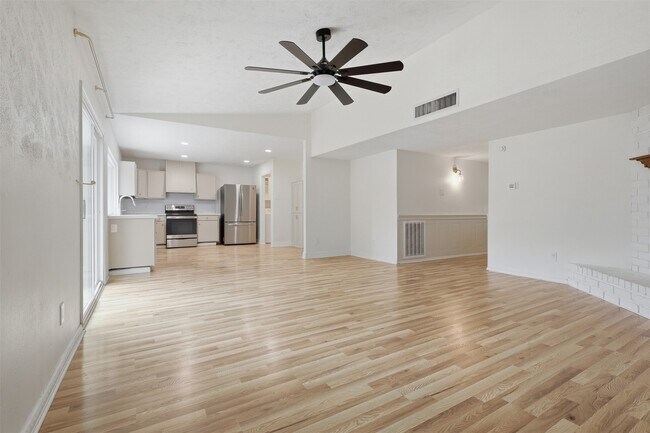 Building Photo - 4035 Cypressdale Dr