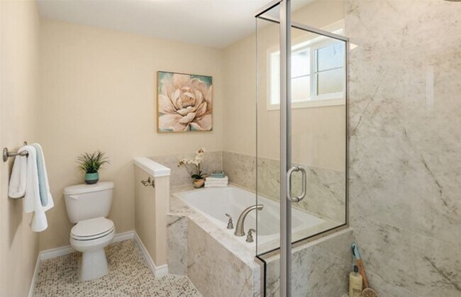 Building Photo - Impeccably Maintained and Wonderfully Updated Kenmore Home with 3 Bed and 2.5 Bath