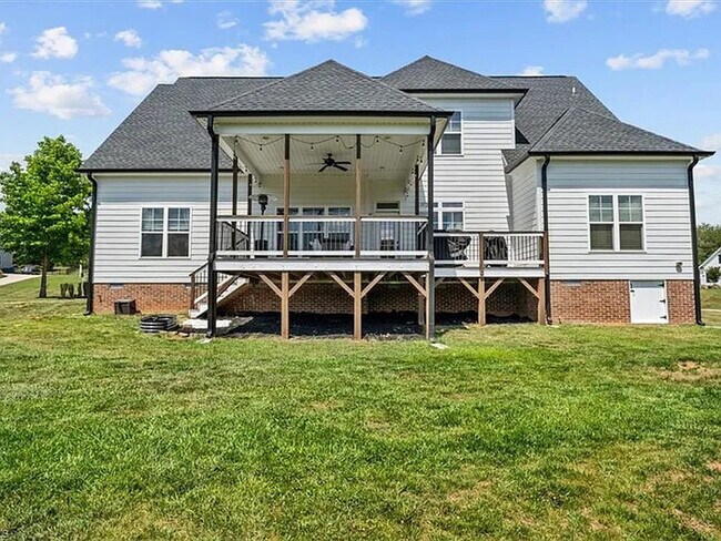 Building Photo - Lease OR Lease to Own