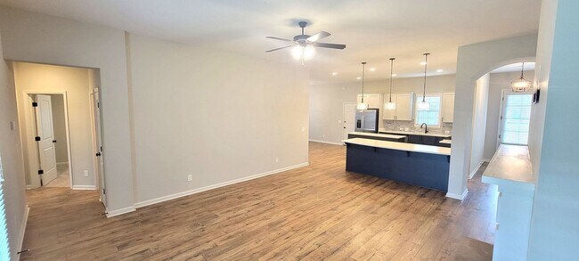 Building Photo - 844 Hedgefield Way