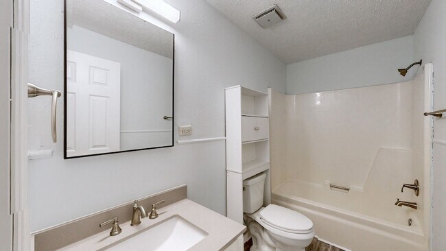 Building Photo - 8614 Burleson Ln