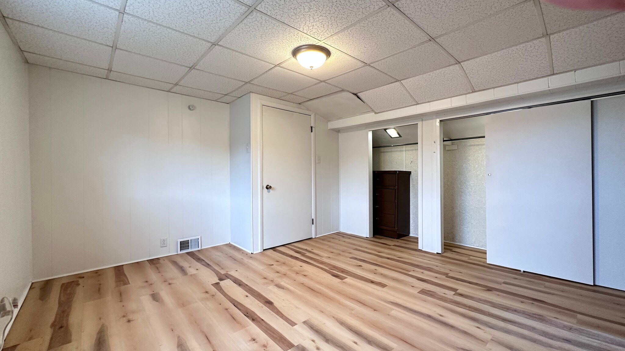 Building Photo - 205 University St