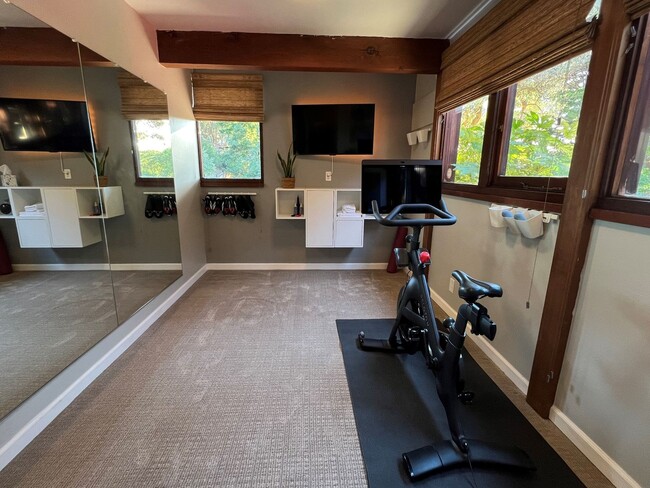 Building Photo - SPACIOUS FOUR BEDROOM TWO AND HALF BATH CH...