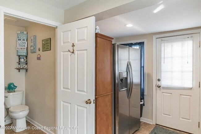 Building Photo - 51 Sea Drift Ave