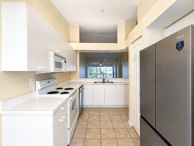Building Photo - North Naples Condo for Rent- 2 Bedroom in Piper's Grove
