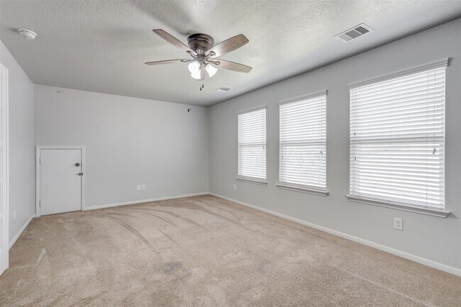 Building Photo - 18823 Elm Square Ct