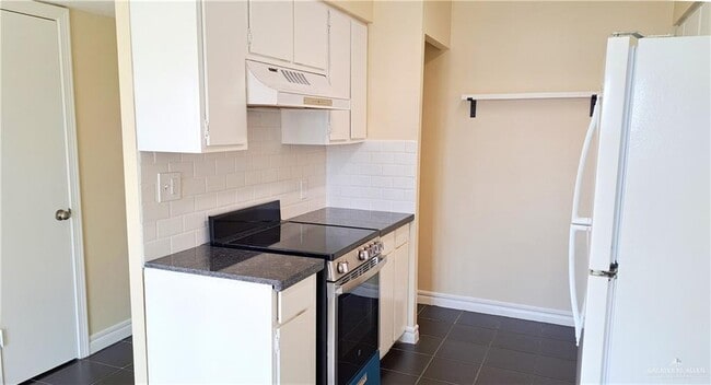 Building Photo - 29 Beech Ave