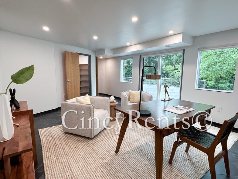Building Photo - 7716 Creekwood Ln