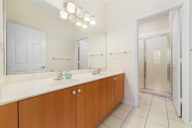 Building Photo - 463 School House Rd