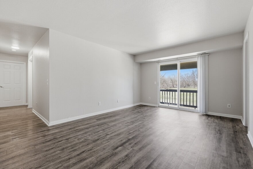 Building Photo - 1326 Holmes Rd
