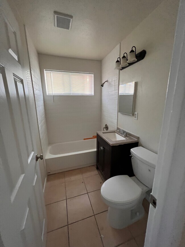 Building Photo - 115 George Pl