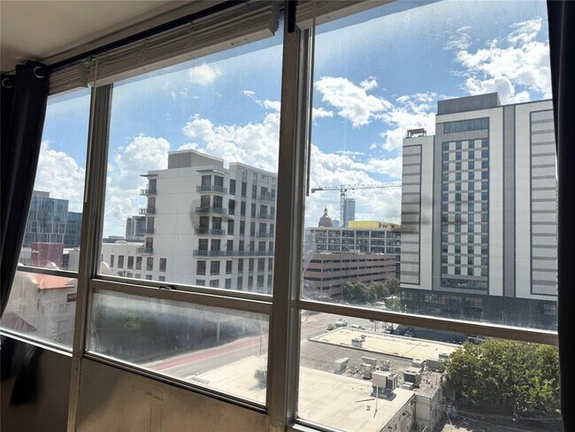 Primary Photo - 1800 Lavaca St
