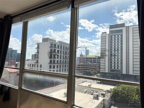 Building Photo - 1800 Lavaca St