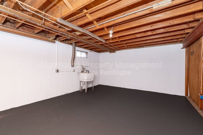 Building Photo - 1926 Sunnyside Dr