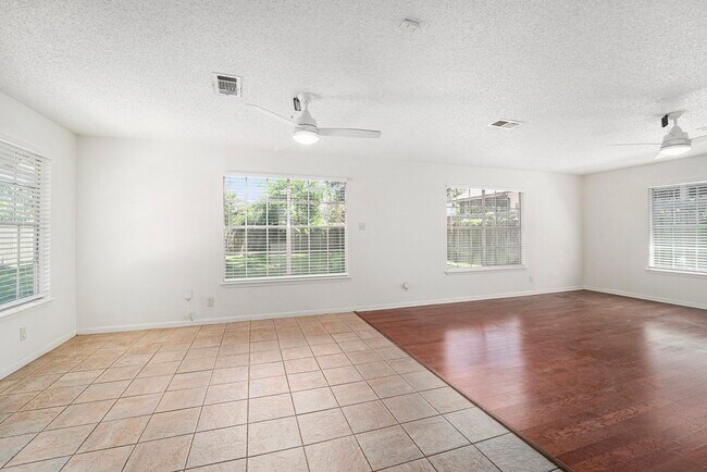 Building Photo - 1720 Libbey Dr