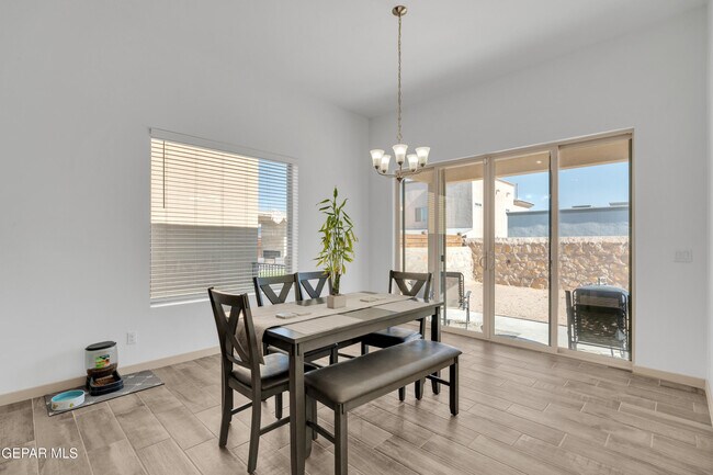 Building Photo - 12614 Amesbury