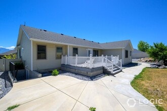 Building Photo - 3987 Lake Mountain Dr