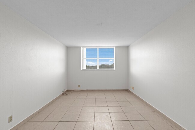 Building Photo - 500 Executive Center Dr