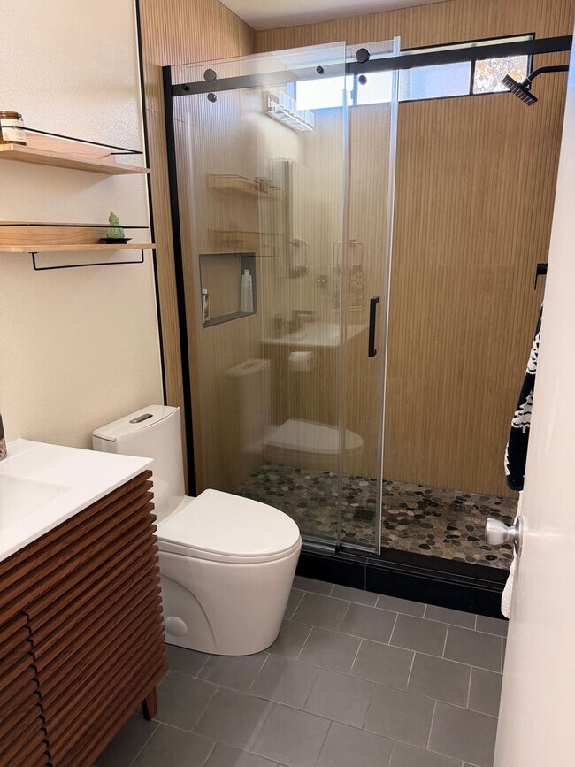 Building Photo - Updated Amalfi model with great patio too