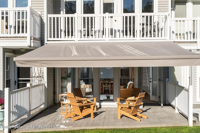 Building Photo - 7 Marina Dr