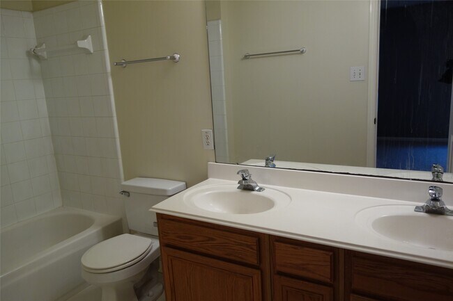 Building Photo - 3623 Chatwood Dr