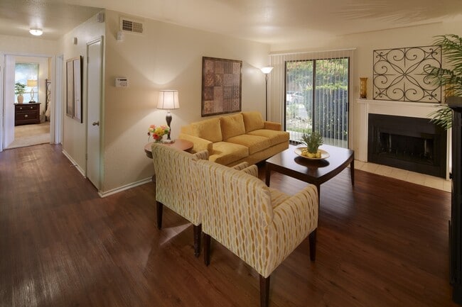 Building Photo - 10610 Morado Cir