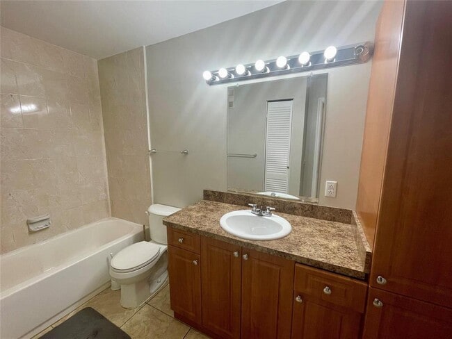 Building Photo - 3350 Pinewalk Dr N