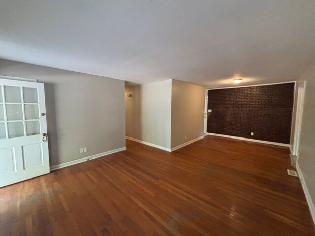 Building Photo - 3907 Raintree Dr