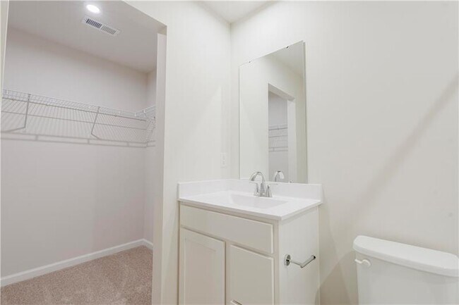 Building Photo - 157 White Oak Dr