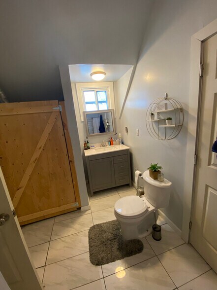 Building Photo - 100 Abbe Ave