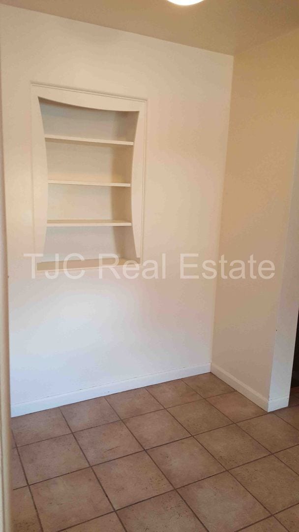 Building Photo - 1215 S Jackson St