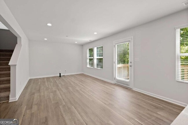 Building Photo - 1139 Lookout Ave NW