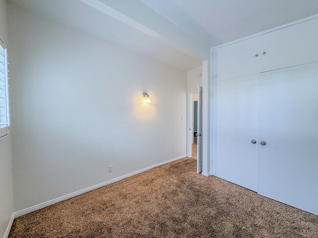 Building Photo - 1065 Belfast Ln