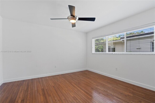 Building Photo - 6043 SW 34th St