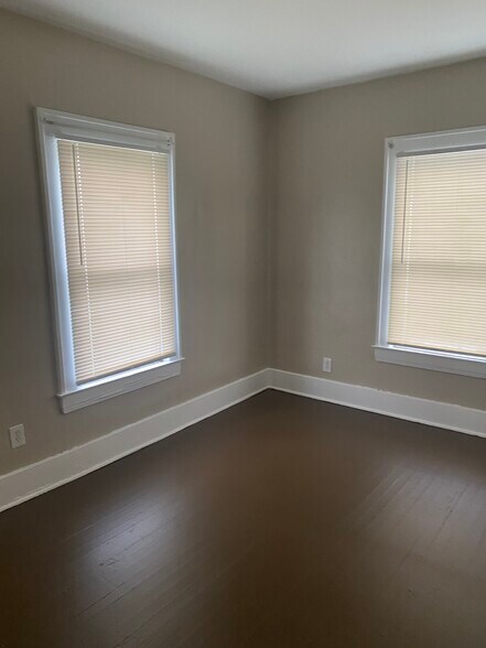 Building Photo - 2209 Crittenden Dr